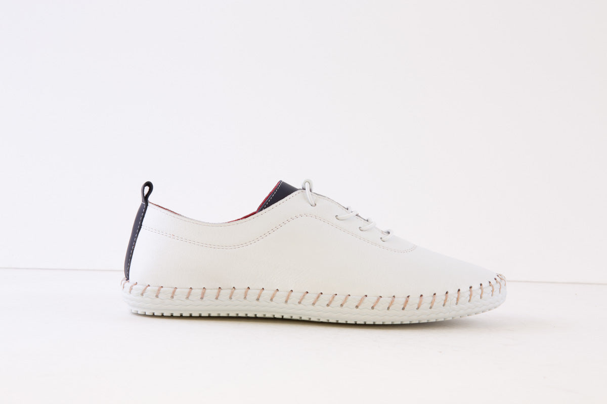 Calisir Flat Mock Lace Fashion Shoes - White/Navy Leather – Victor ...