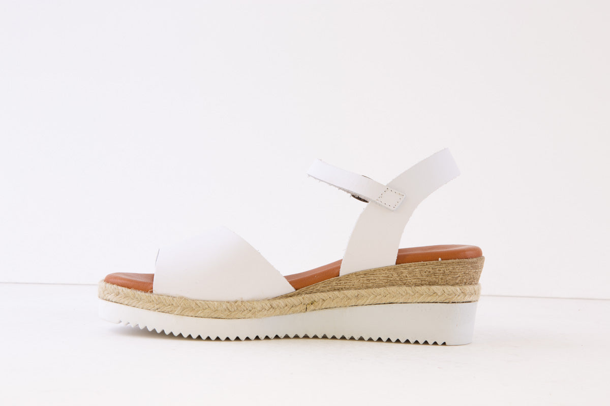 BERTUCHI - 22U238 LOW WEDGE SANDAL - WHITE