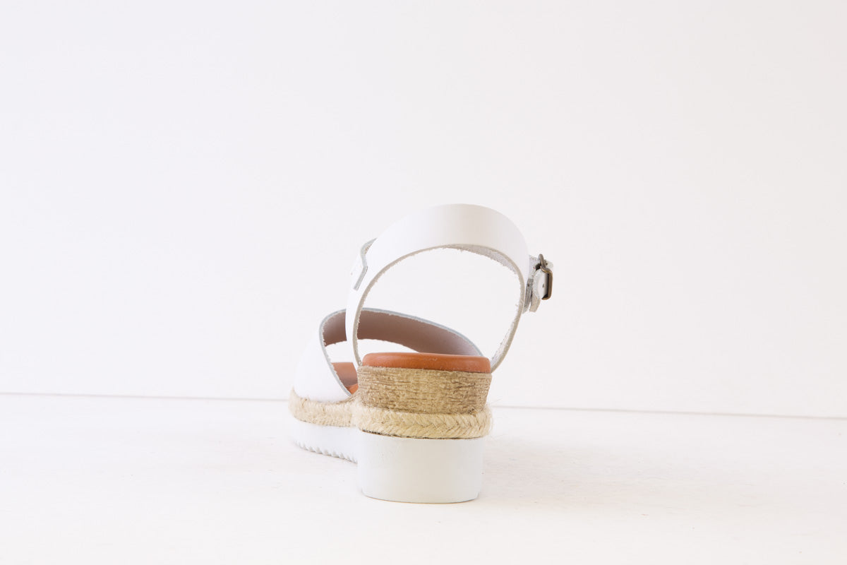 BERTUCHI - 22U238 LOW WEDGE SANDAL - WHITE