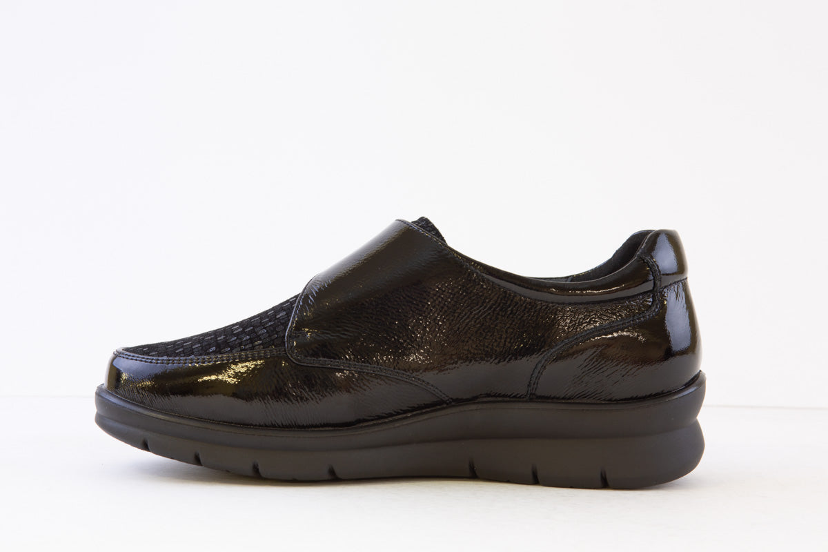 G COMFORT - P-8261S VELCRO SHOE WITH SOFT STRETCH MATERIAL - BLACK PATENT