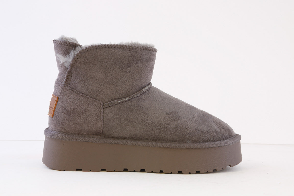 XTI - 142197 FLEECE-LINED ANKLE BOOT - GREY SUEDE