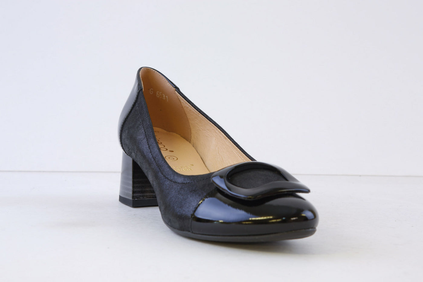 BIOECO - 6631/2677 MEDIUM HEEL COURT SHOE - BLACK SHIMMER/PATENT