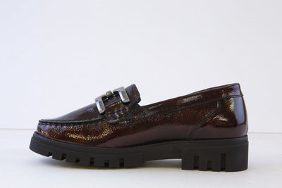 WALDLAUFER - 723508 143 H-SERENA -LOAFER WITH BUCKLE DETAIL- H FIT - WINE PATENT