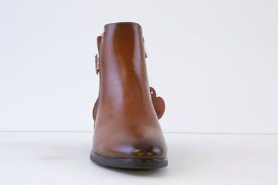 SUSST - GEMMA24 STRAP & BUCKLE LOW HEEL ANKLE BOOT - TAN