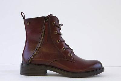 SUSST - TOBY23 LOW HEEL LACED ANKLE BOOT - WINE