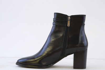 REGARDE LE CIEL - JOAN-13 MEDIUM BLOCK HEEL ZIP ANKLE BOOT - BLACK