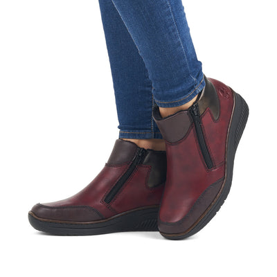 RIEKER - 48754-35 LOW WEDGE DOUBLE ZIP ANKLE BOOT - WINE