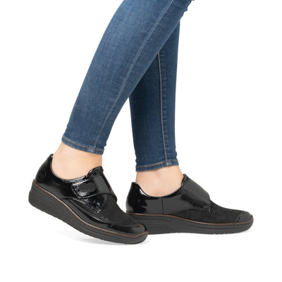 RIEKER - 487C0-00 LOW WEDGE VELCRO COMFORT SHOE - BLACK PATENT COMBI