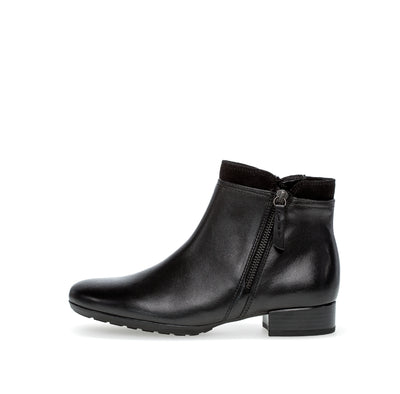 GABOR - 52.718.57 FLAT ANKLE BOOT (H FIT) - BLACK LEATHER