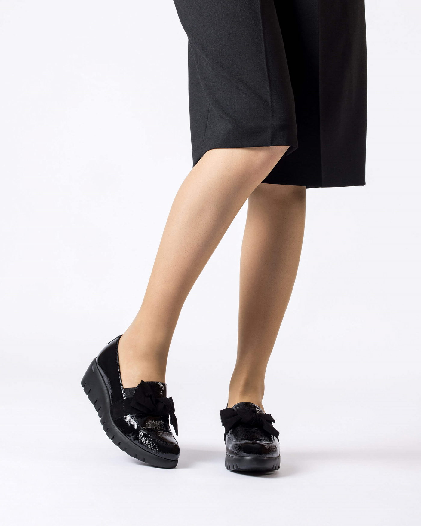 WONDERS - C-33323 SLIP-ON PLATFORM SHOE - BLACK PATENT
