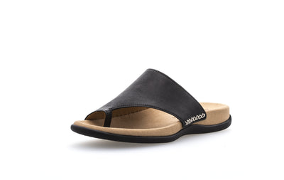 GABOR - 03.700.27 TOE-POST MULE - BLACK
