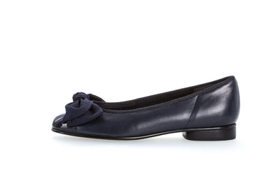 GABOR - 05.106.36 FLAT "BOW" POMP - NAVY