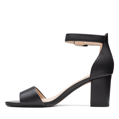 CLARKS - Deva Mae Black Leather