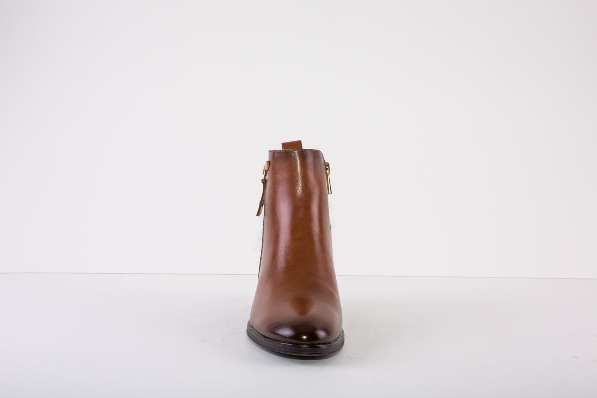 SUSST GEMMA22 LOW HEEL ZIP ANKLE BOOT - TAN