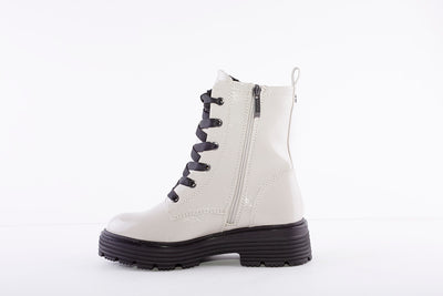 TAMARIS - 25226 LACED FASHION ANKLE BOOT - LIGHT GREY PATENT