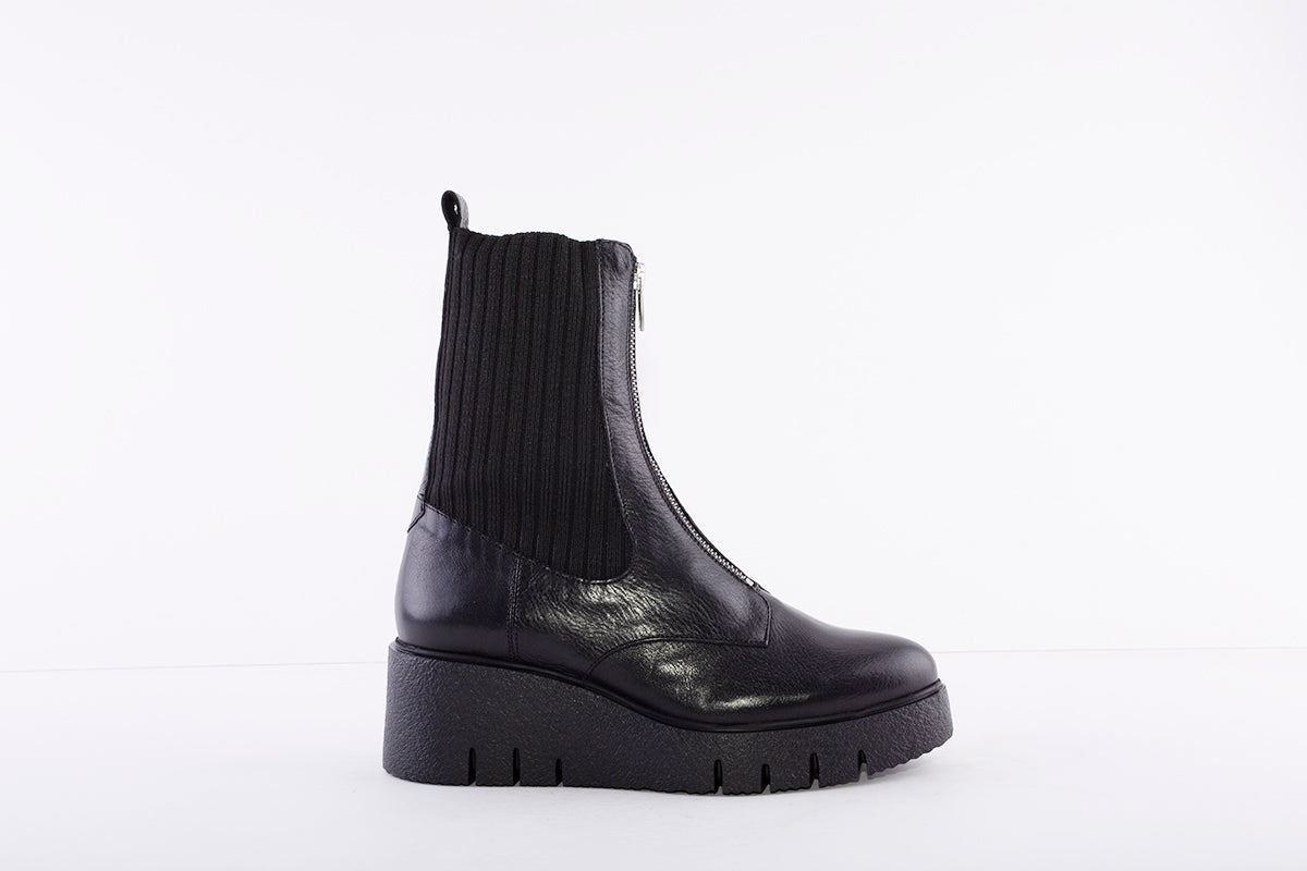 WONDERS - E-6230 WEDGE FRONT ZIP FASHION ANKLE BOOT - BLACK LEATHER