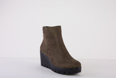 SUSST BUDDY22 WEDGE ANKLE BOOT - GREEN SUEDE