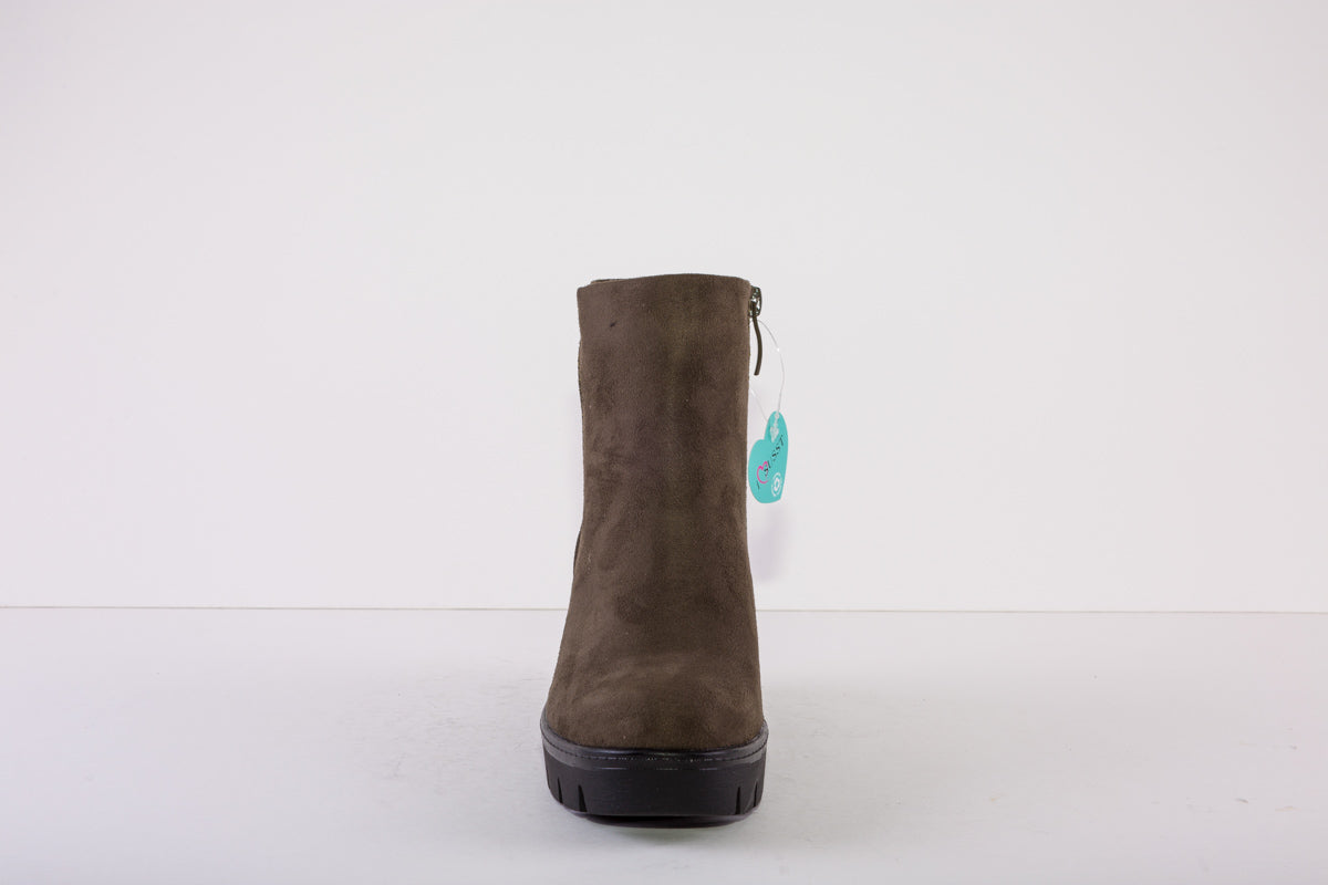 SUSST BUDDY22 WEDGE ANKLE BOOT - GREEN SUEDE