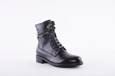 REGARDE LE CIEL - ROXANA-04 LOW HEEL ANKLE BOOT - BLACK LEATHER
