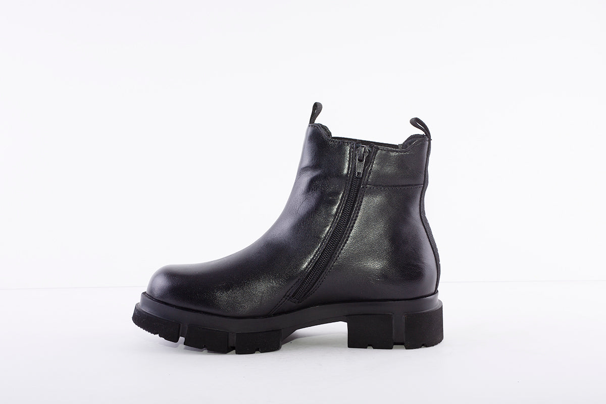 BUGATTI - 411-A0W3B FASHION ZIP GUSSET ANKLE BOOT - BLACK
