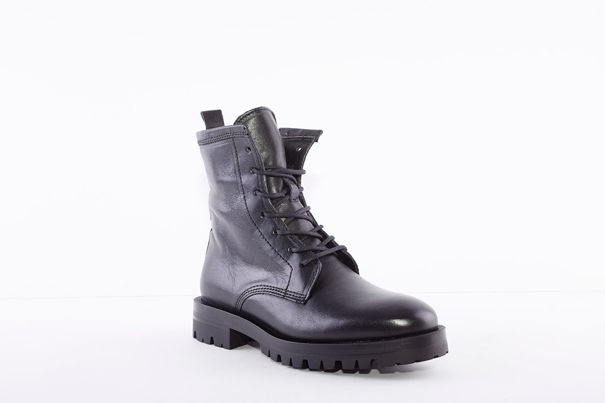 ALPE - 2047 LOW HEEL LACE ANKLE BOOT - BLACK LEATHER