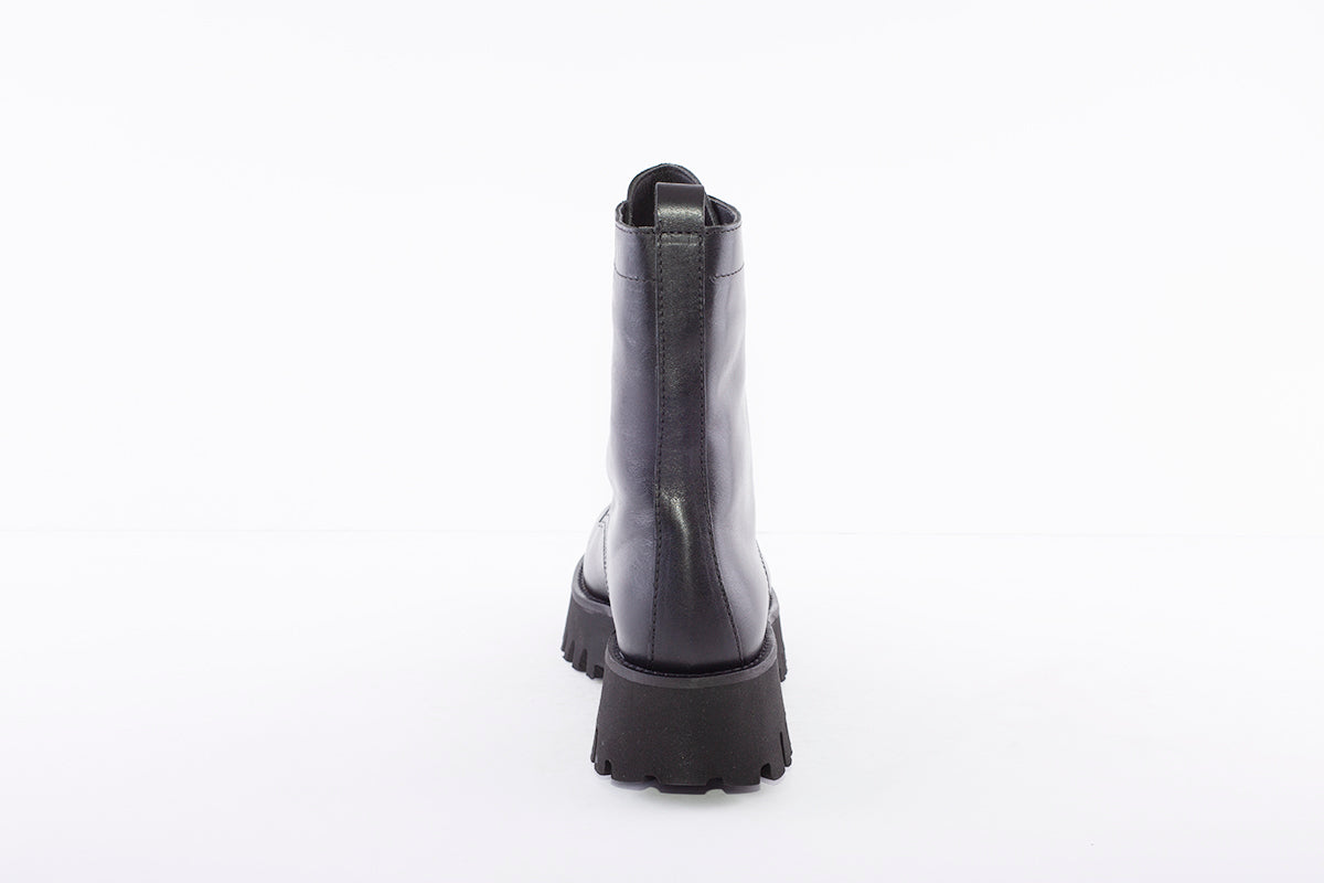 ALPE - 2106 CHUNKY ZIP ANKLE BOOT - BLACK LEATHER
