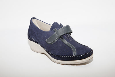 LEON D'ORO - 1039 MEDIUM WEDGE STRAP SHOE - NAVY SUEDE