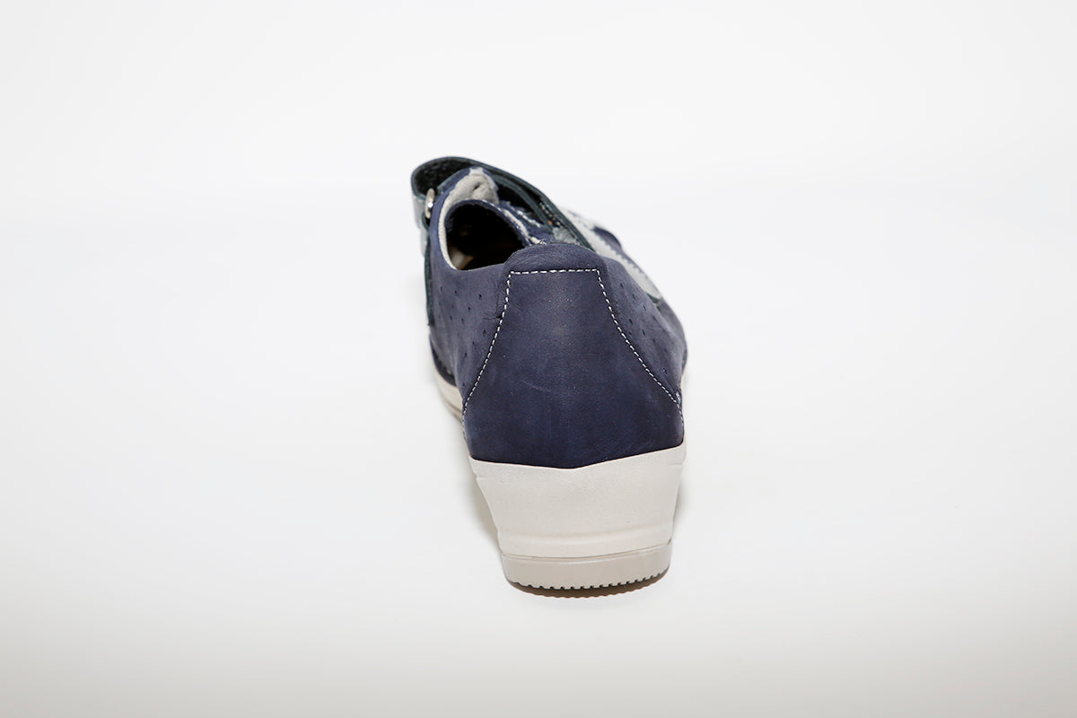 LEON D'ORO - 1039 MEDIUM WEDGE STRAP SHOE - NAVY SUEDE
