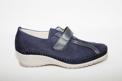 LEON D'ORO - 1039 MEDIUM WEDGE STRAP SHOE - NAVY SUEDE