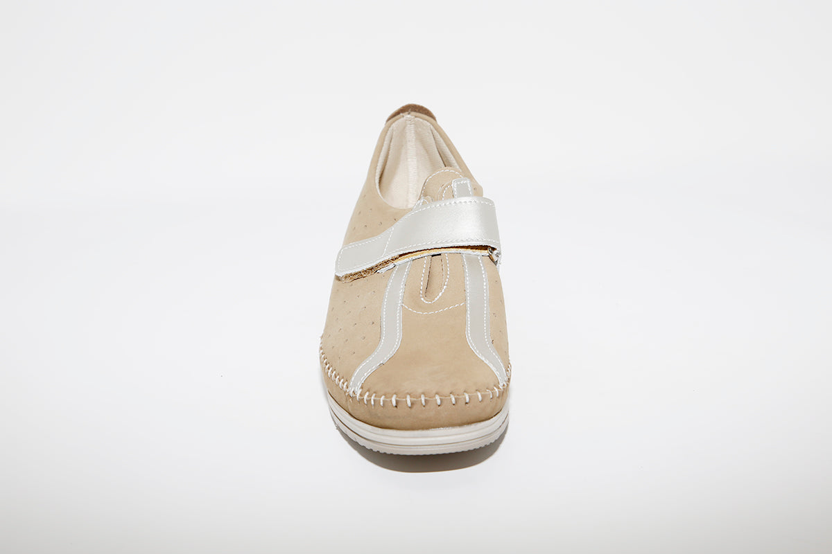 LEON D'ORO - 1039 MEDIUM WEDGE STRAP SHOE - TAUPE