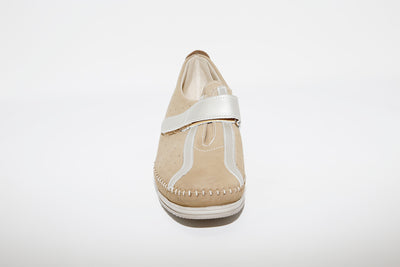 LEON D'ORO - 1039 MEDIUM WEDGE STRAP SHOE - TAUPE