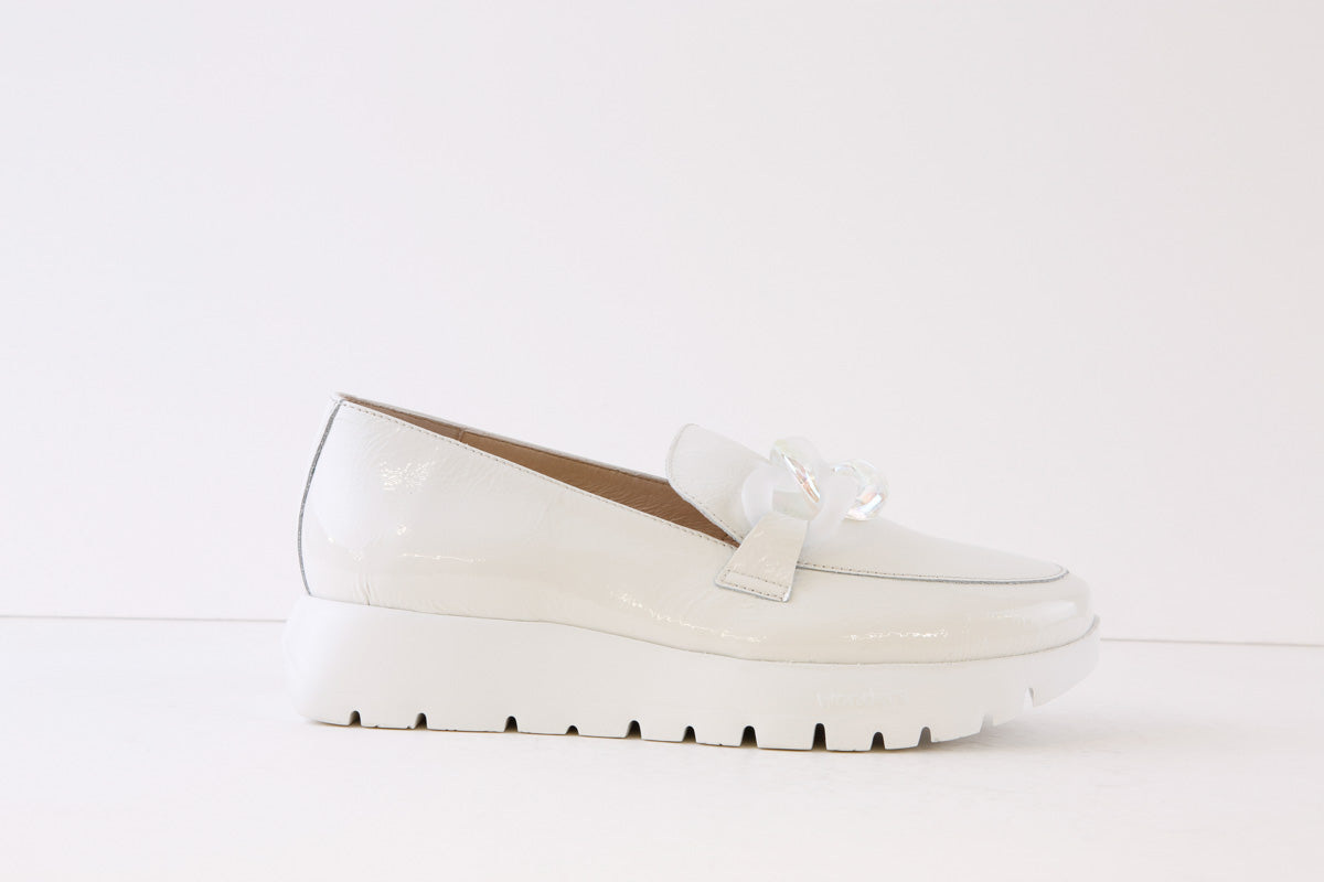 WONDERS - A-2444 FLAT SLIP-ON SHOE* - OFF WHITE PATENT