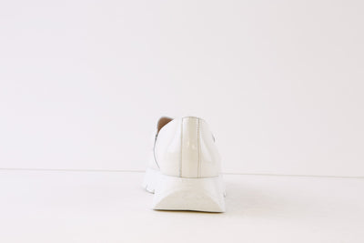 WONDERS - A-2444 FLAT SLIP-ON SHOE* - OFF WHITE PATENT