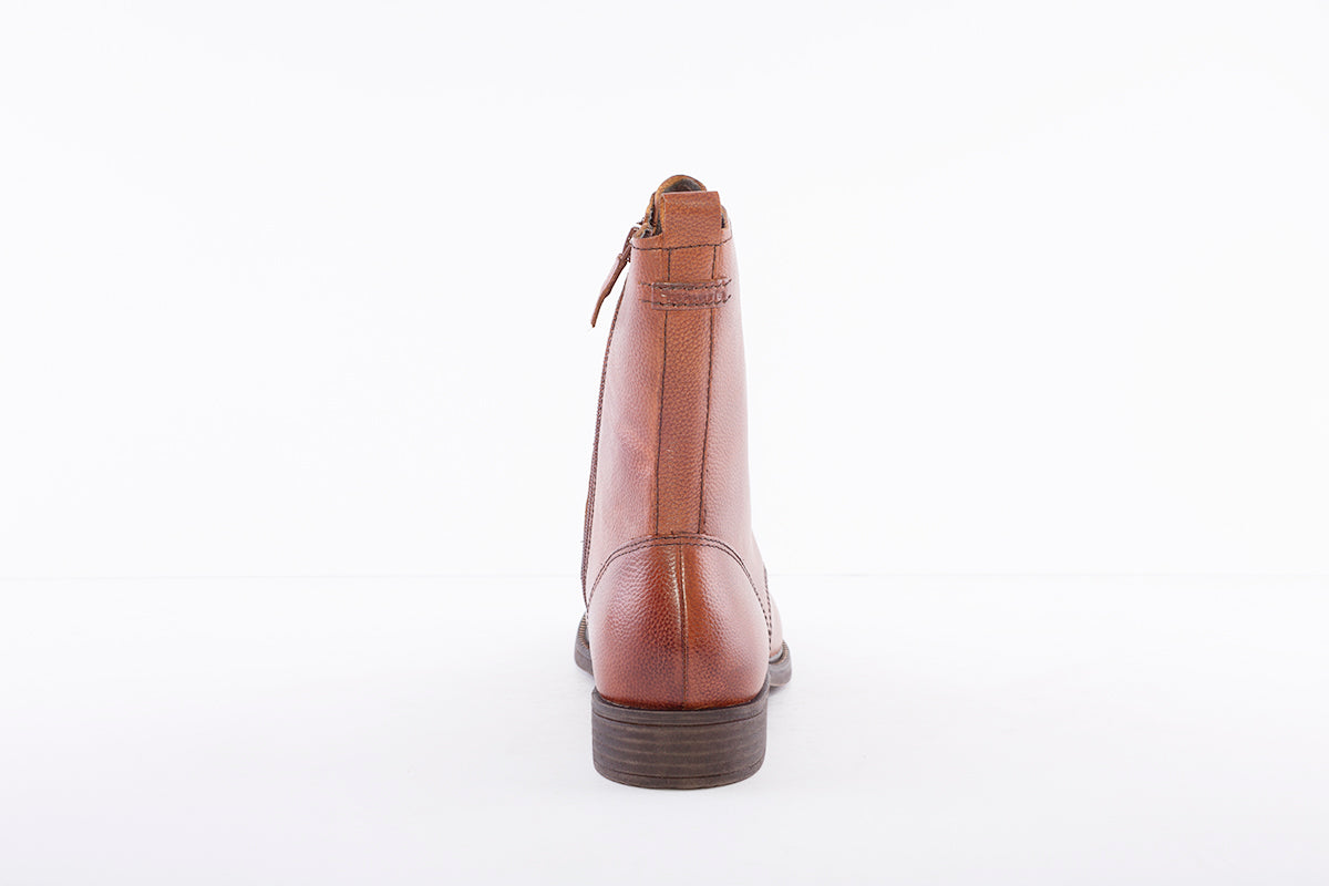 TAMARIS - 25101-305 FLAT LACED ANKLE BOOT - TAN