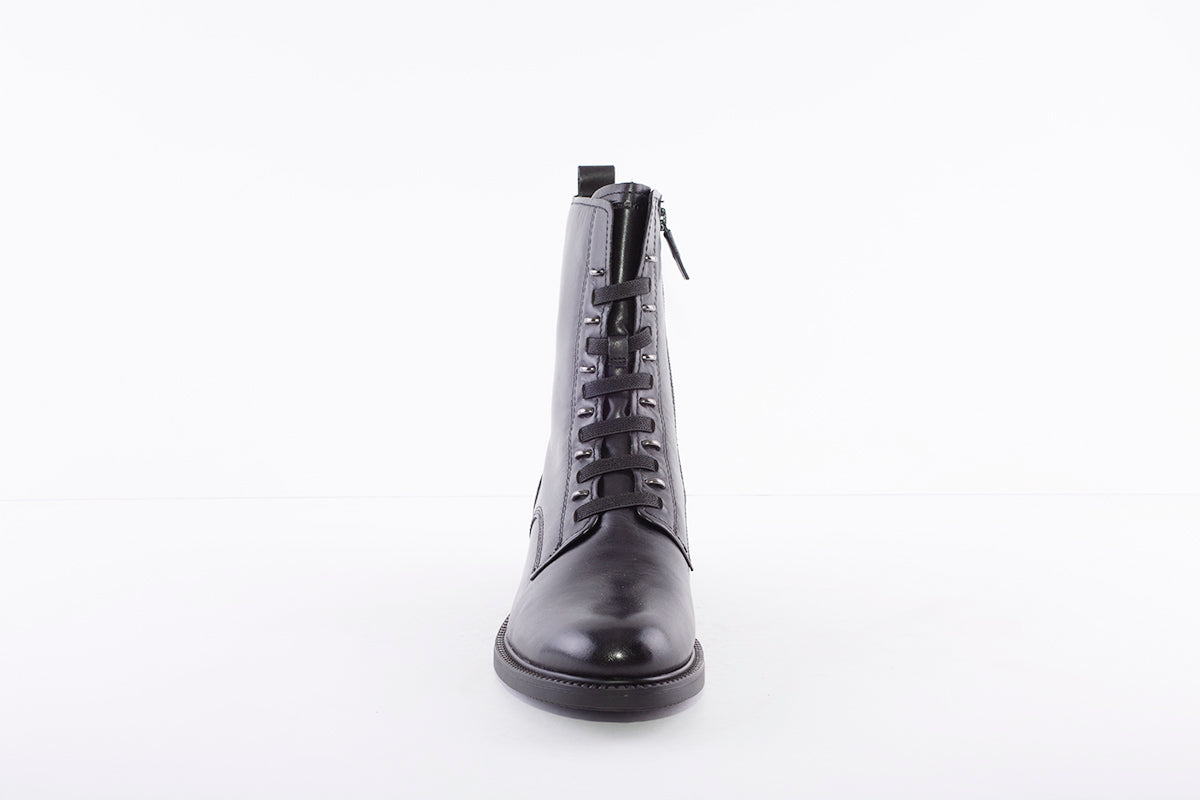 TAMARIS - 25101-001 FLAT LACED ANKLE BOOT - BLACK
