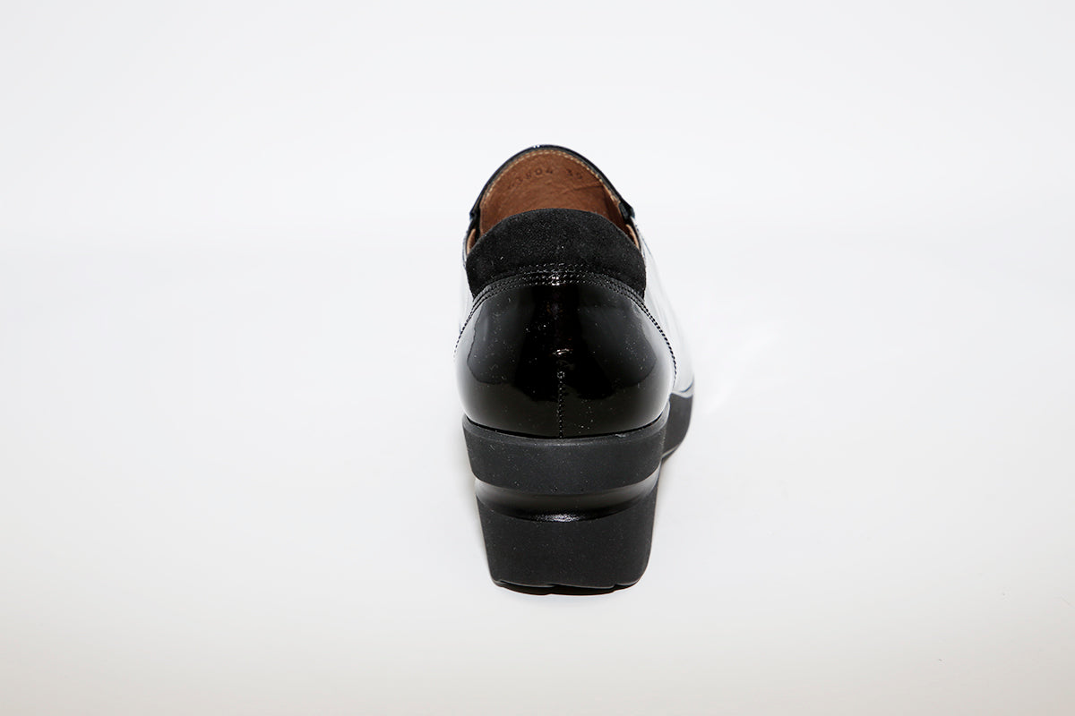 SOFTWAVES - 4.81.05 MEDIUM WEDGE LADIES SHOE - BLACK PATENT