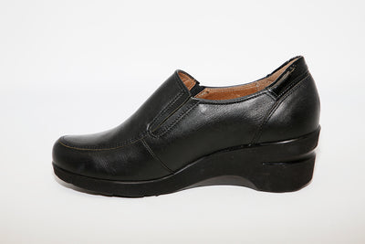SOFTWAVES - 4.81.05 MEDIUM WEDGE LADIES SHOE - BLACK LEATHER