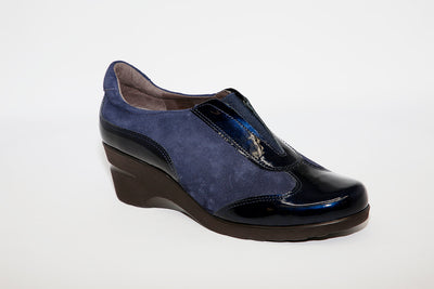 SOFTWAVES - 4.81.02 MEDIUM WEDGE SLIP-ON SHOE - NAVY