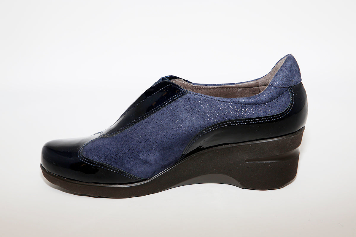 SOFTWAVES - 4.81.02 MEDIUM WEDGE SLIP-ON SHOE - NAVY