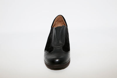 SOFTWAVES - 4.81.02 MEDIUM WEDGE SLIP-ON SHOE - BLACK
