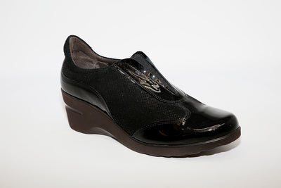 SOFTWAVES - 4.81.02 MEDIUM WEDGE SLIP-ON SHOE - BLK PATENT COMBI