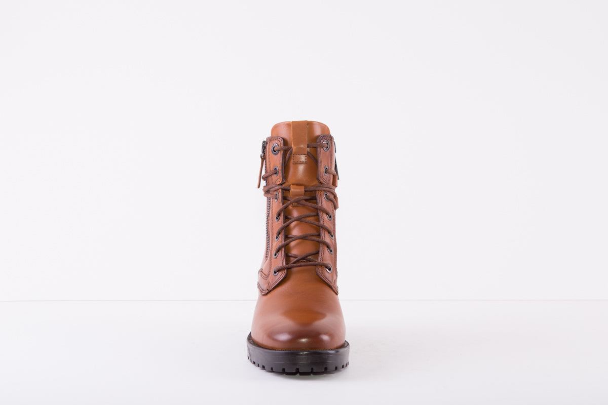 CARMELA 160270  LOW HEEL ZIP/LACE ANKLE BOOT - TAN LEATHER
