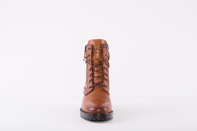 CARMELA 160270  LOW HEEL ZIP/LACE ANKLE BOOT - TAN LEATHER