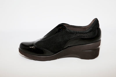 SOFTWAVES - 4.81.02 MEDIUM WEDGE SLIP-ON SHOE - BLK PATENT COMBI