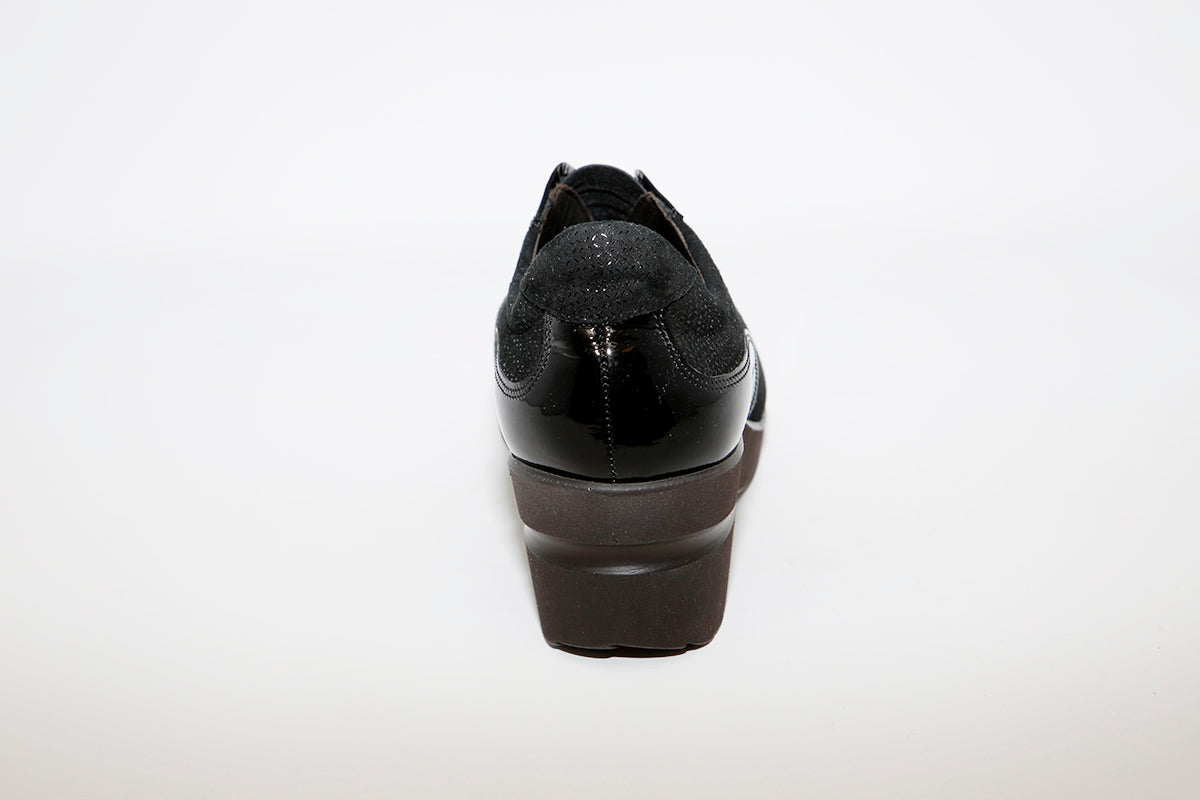 SOFTWAVES - 4.81.02 MEDIUM WEDGE SLIP-ON SHOE - BLK PATENT COMBI