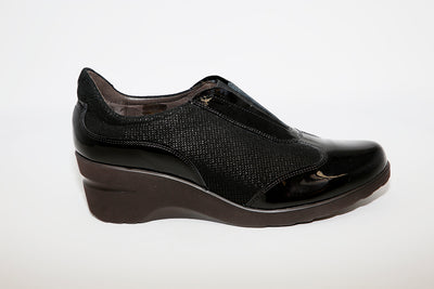 SOFTWAVES - 4.81.02 MEDIUM WEDGE SLIP-ON SHOE - BLK PATENT COMBI