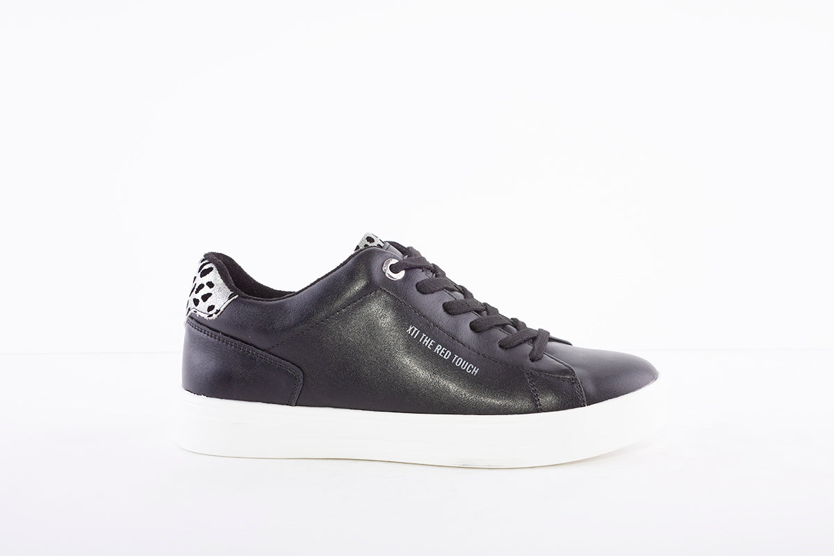 XTI - 43385 LACED FASHION TRAINER - BLACK/SILVER