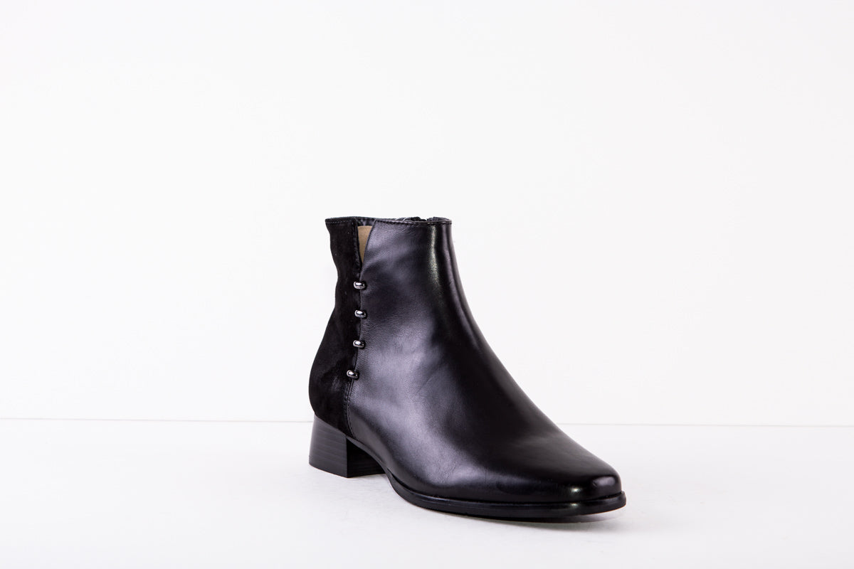 REGARDE LE CIEL THEA-01  MEDIUM SUEDE HEEL ANKLE BOOT - BLACK LEATHER/SUEDE