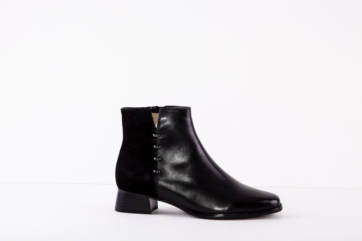 REGARDE LE CIEL THEA-01  MEDIUM SUEDE HEEL ANKLE BOOT - BLACK LEATHER/SUEDE