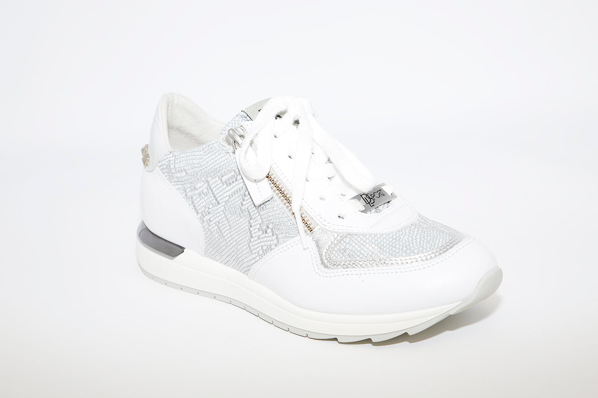 DLS SPORT - 3837 A FLAT LACED FASHION SHOE - WHITE/SILVER